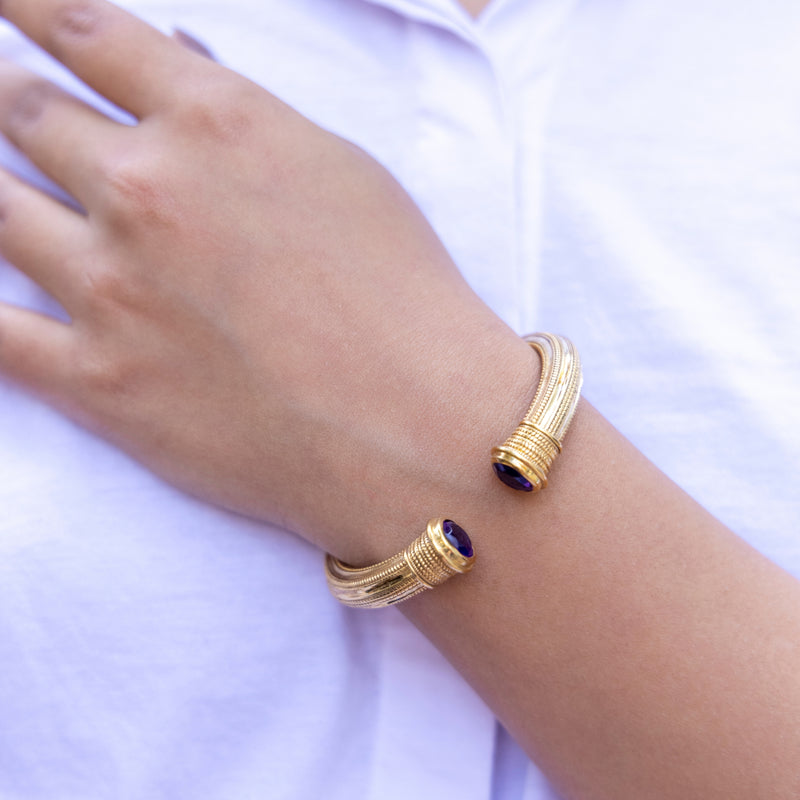 Brass Metal Mekister Bracelet with Stone – Timeless Elegance
